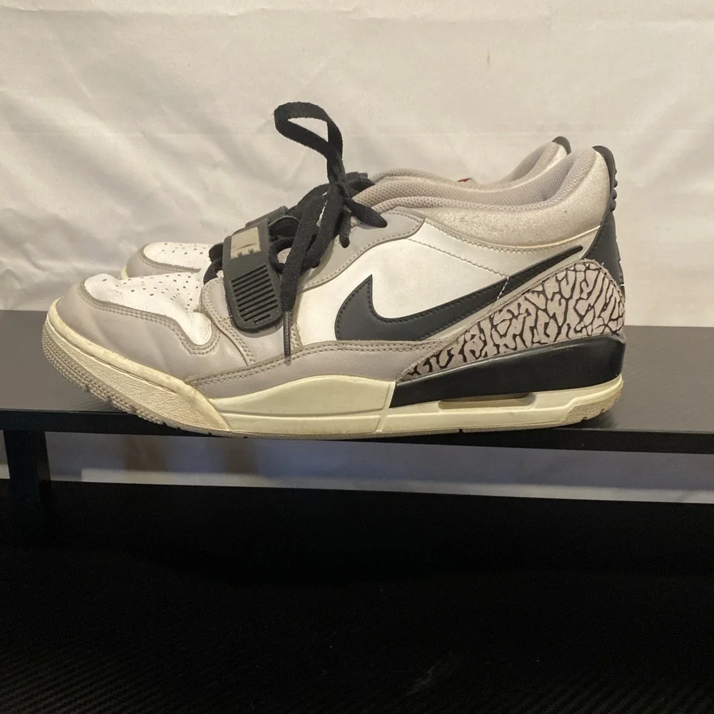 Nike Air Jordan Legacy 312 Low Tech Grey CD7069101 Cement Men's size 10.5‎